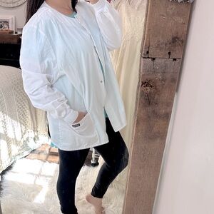 Cherokee White Workwear nurses Scrub jacket size XLarge